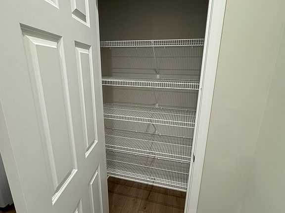 4th image of 516 Carleton Dr