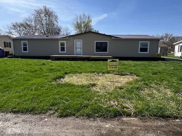 432 Palomino Dr, Danville, IL 61834
