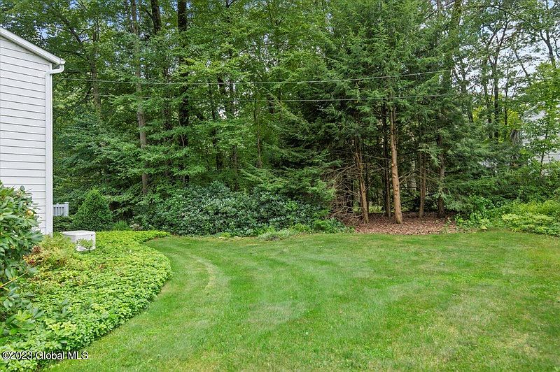 5th image of 15 Broadleaf Drive