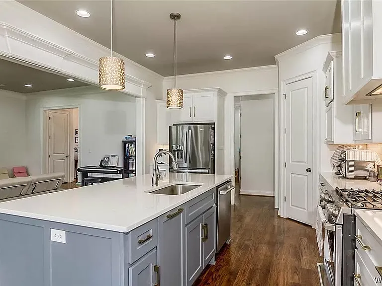 830 Arundell St — Photo 2
