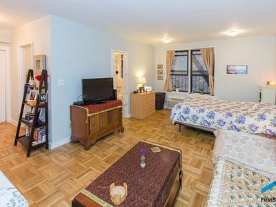 330 E 70th St APT 1C, New York, NY, 10021