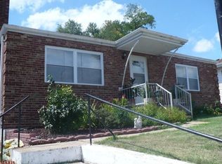 8031 Mackenzie Rd, Saint Louis, MO 63123