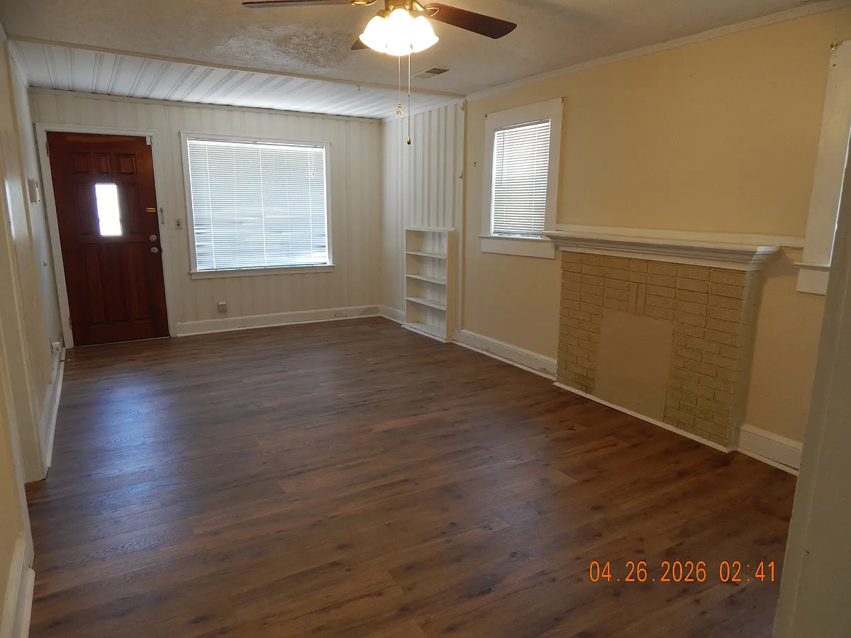 Livingroom 21 ft by 13ft - 3286 Harrison Rd