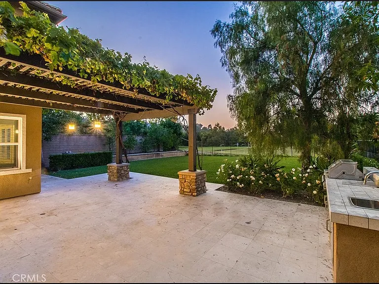 47 Santa Barbara Dr — Photo 33