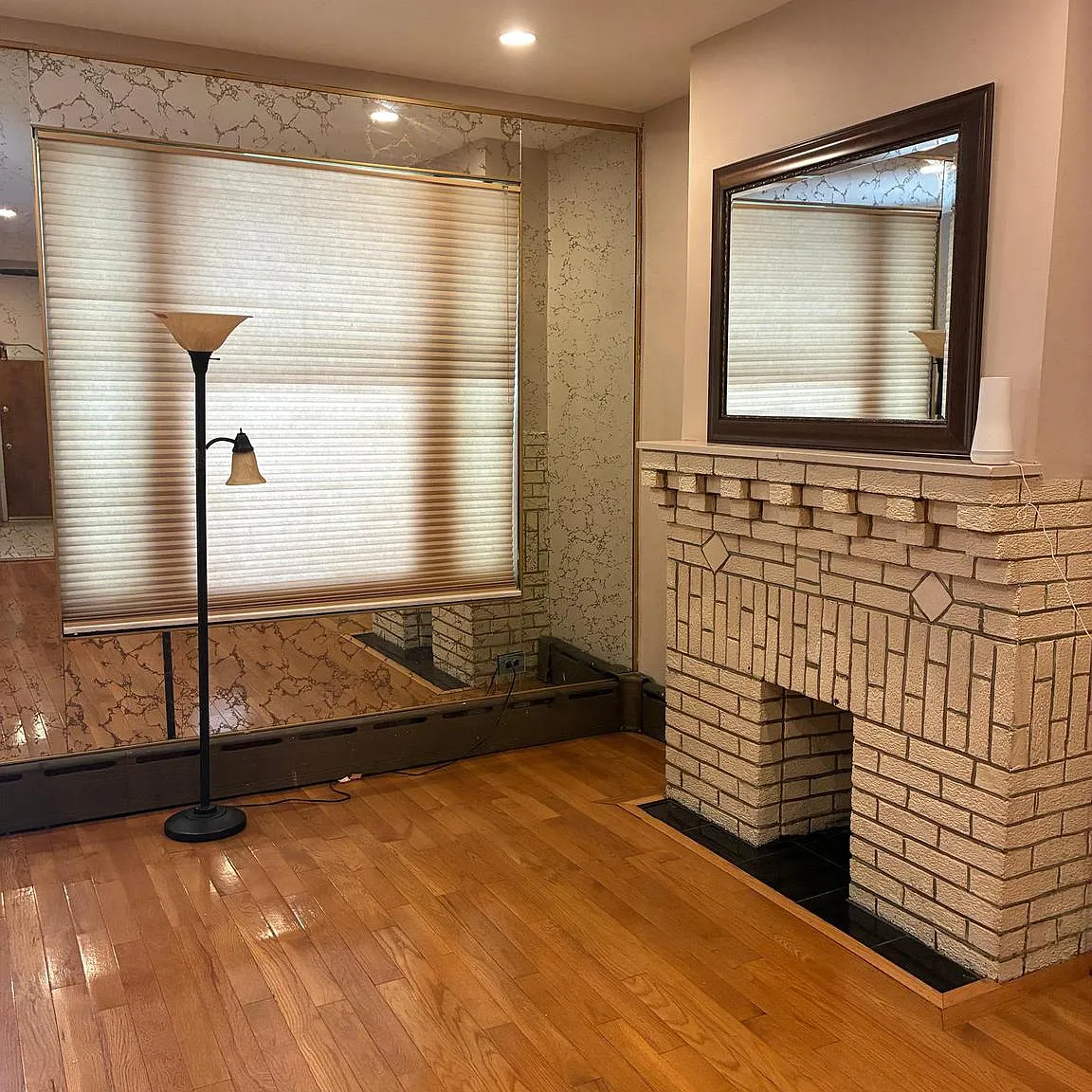 3 bed, 1.0 bath, 1056 sqft, $1,800 — Photo 2