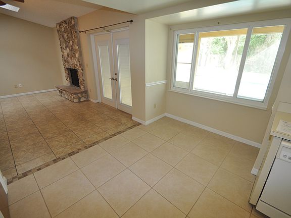 3rd image of 3513 Seaford Ln