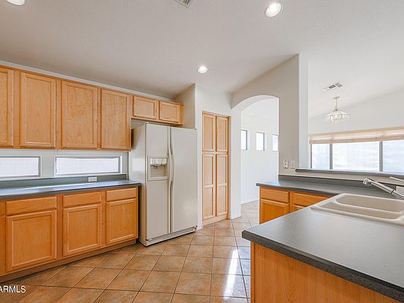 3rd image of 333 W Raven Dr