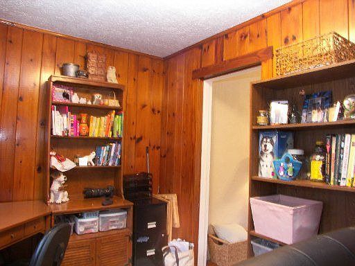 2nd image of 2328 Woodrow Dr