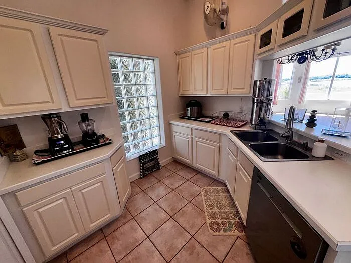 7200 Bay Club Way — Photo 12