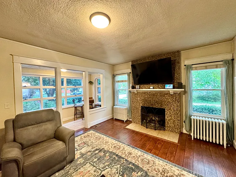 9251 Atwood Ave — Photo 5