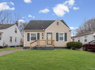 20228 Washtenaw St, Harper Woods, MI 48225