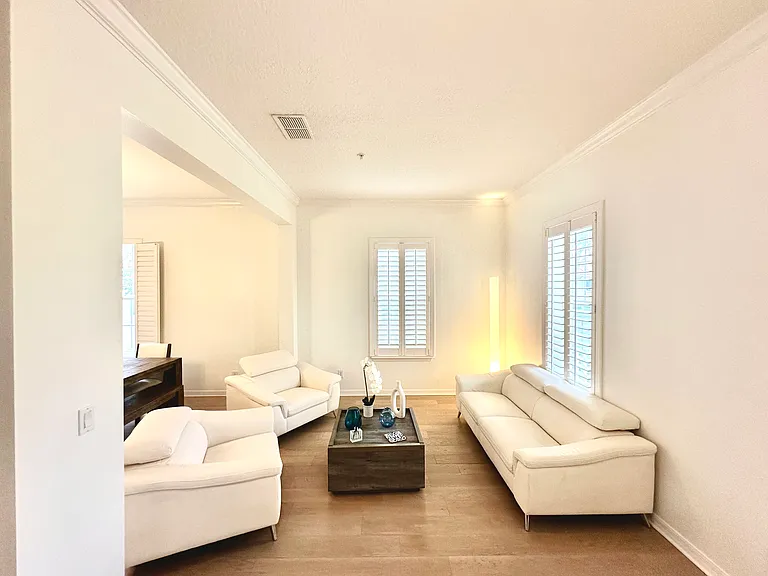 2164 Shaw Ln — Photo 3