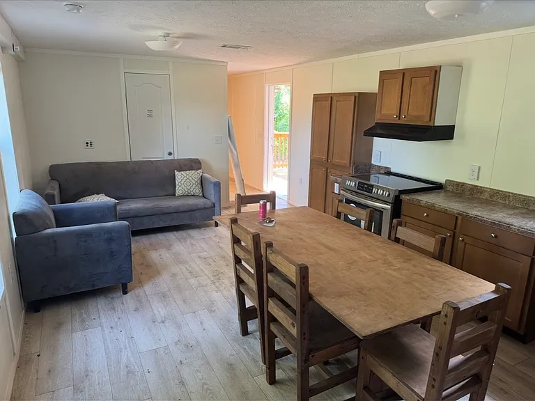 5915 Privetts Rd — Photo 2