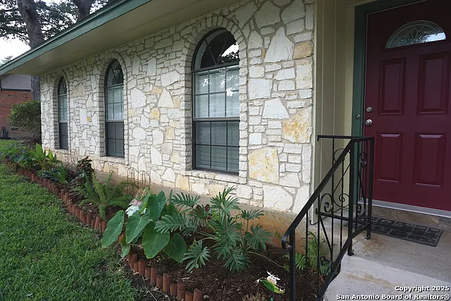 7634 Susan Elaine St — Photo 4