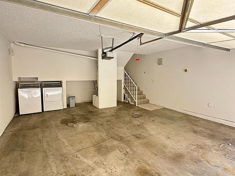 5455 Sylmar Ave #402 — Photo 23