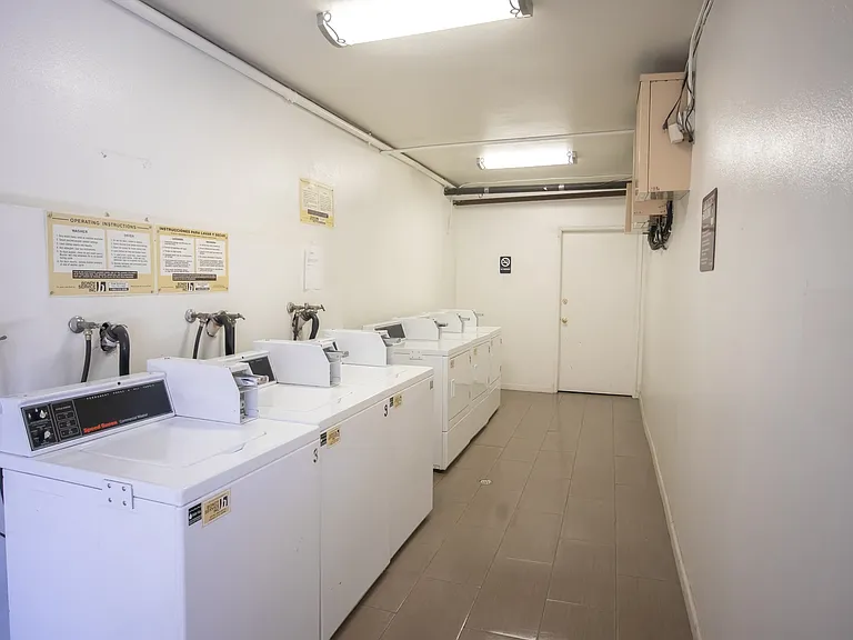 Kingsbury Apartments — Photo 11