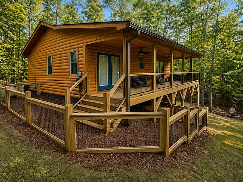 1st image of 421 Country Ln