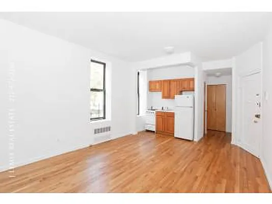 Rented by J. Lemle Real Estate | media 40