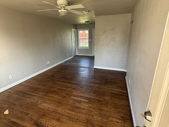 2nd image of 529 Showalter Dr