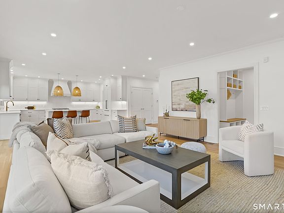 3rd image of 31 High Ridge Road