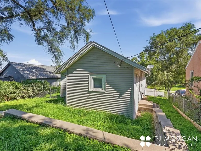 6031 Pine St — Photo 23