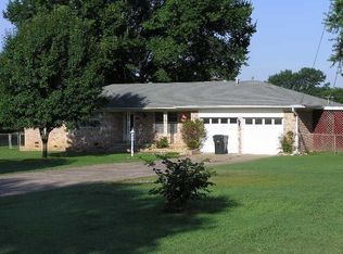 715 Christmas Ln, Claremore, OK 74017