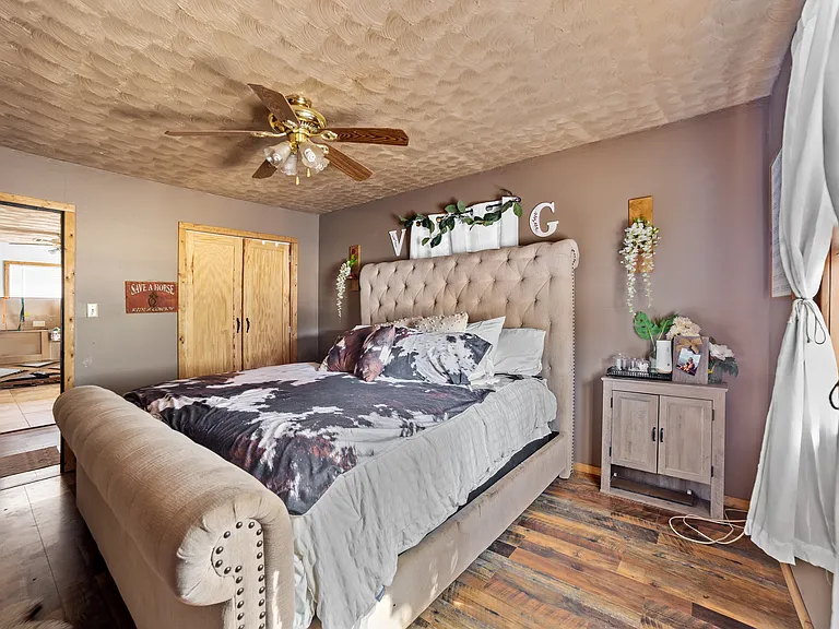 49044 W Highway 66 — Photo 27