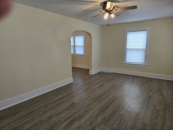 3rd image of 517 W Sherman Ave