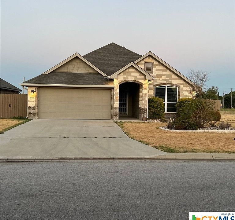 1st image of 3005 Crystal Ann Dr