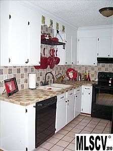 4th image of 2146 Essex St