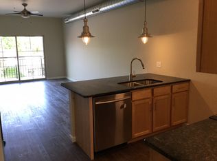 1612 C St SW #6, Cedar Rapids, IA 52404