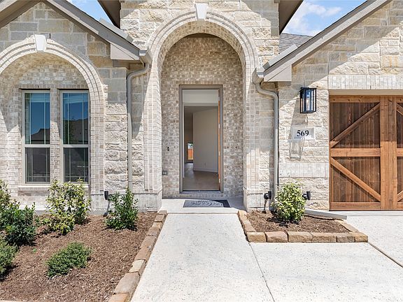 4th image of 569 Red Maple Rd