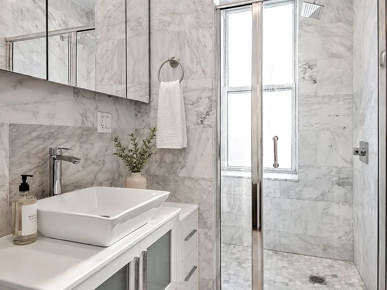 1057 Lexington Ave #3W — Photo 6