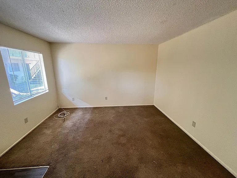 501-509 W Chestnut Ave — Photo 3