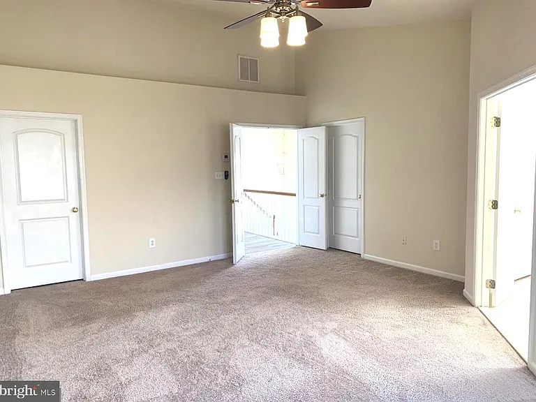 25937 Kirkwood Sq — Photo 39