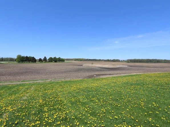 125 SHARP ROAD, Burlington, WI 53105