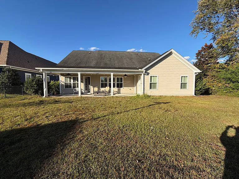 619 Uniola Dr — Photo 23