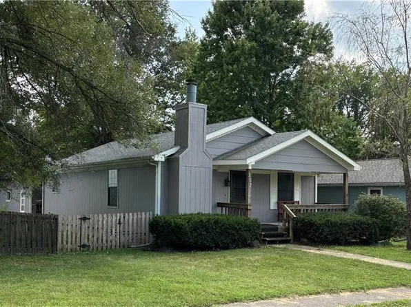 107 E Major St, Kearney, MO 64060