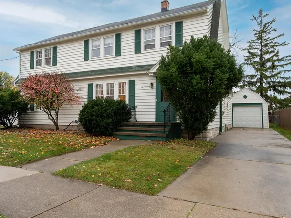 521 E Franklin Ave, Neenah, WI 54956