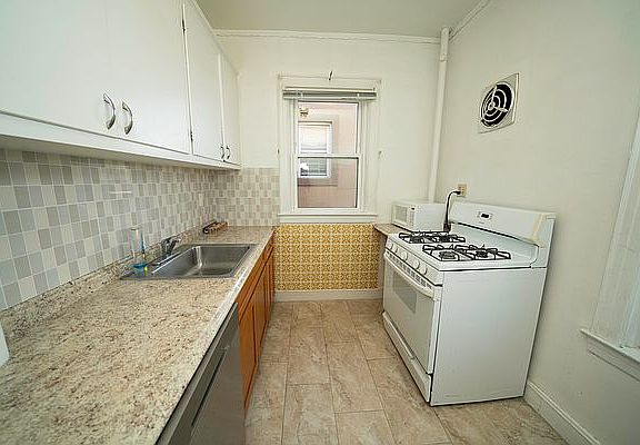 3rd image of 20-44 46th St #3