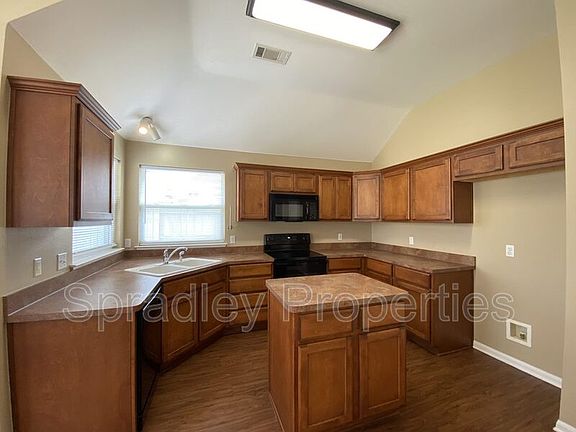 4th image of 2720 Blue Meadow Dr