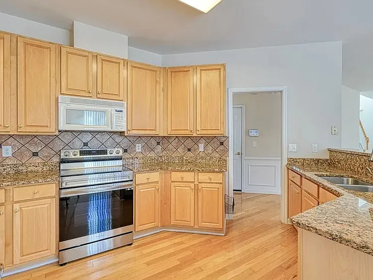 202 Branchester Ct — Photo 9