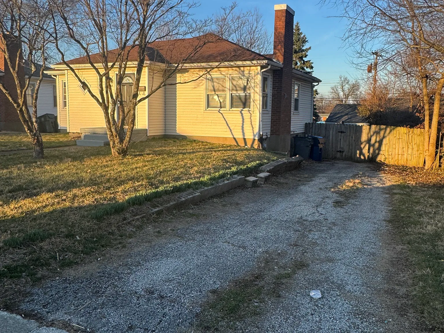 2 bed, 1000 sqft, $1,600 — Photo 1