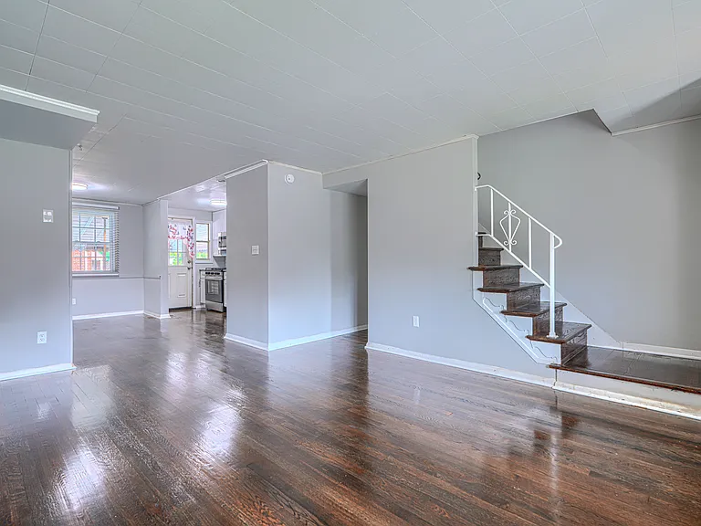 7842 Saint Boniface Ln — Photo 18