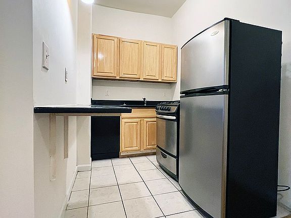 3rd image of 408 W 130th St APT 52A