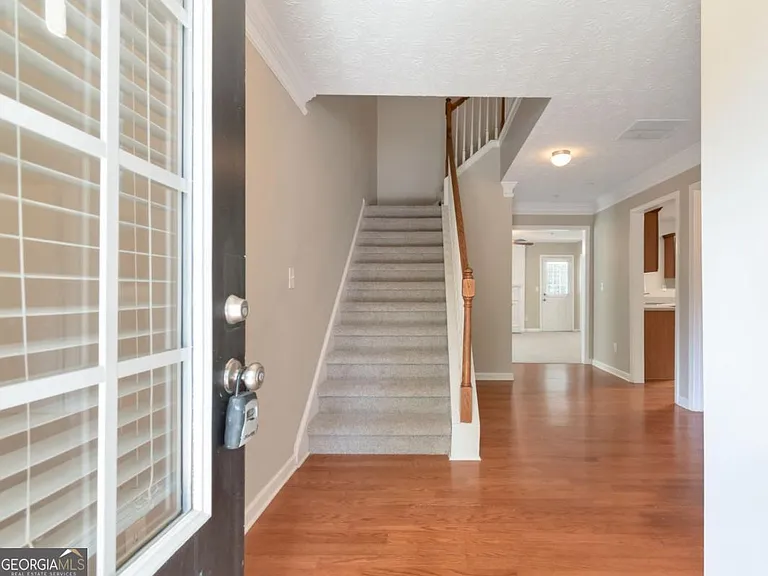 2020 Briar Creek Ct NE — Photo 2