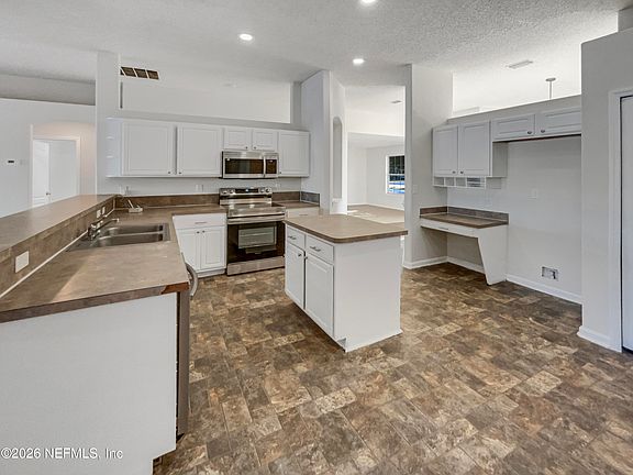 2nd image of 6891 CLINTON CORNERS Drive W
