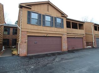 5 Beacon Hl, Fairport, NY 14450