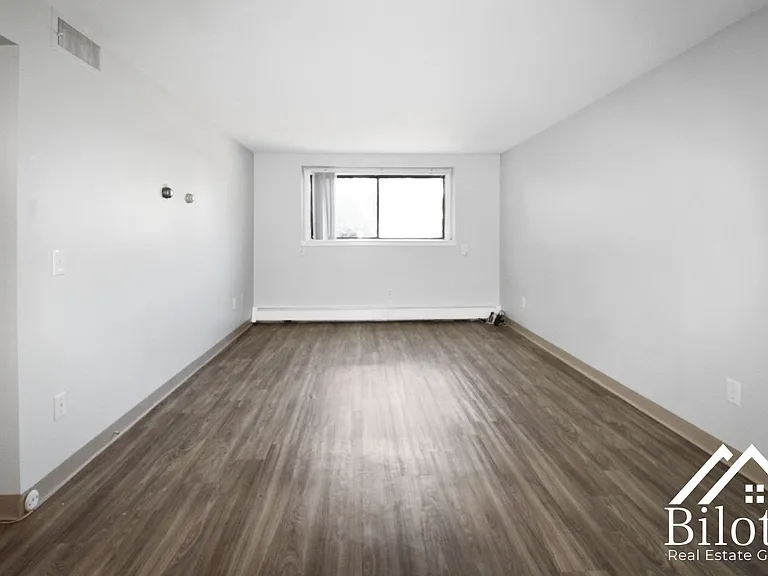 Hillside Terrace Apartments — Photo 4
