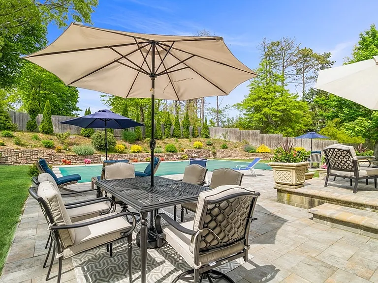 529 Montauk Hwy — Photo 2